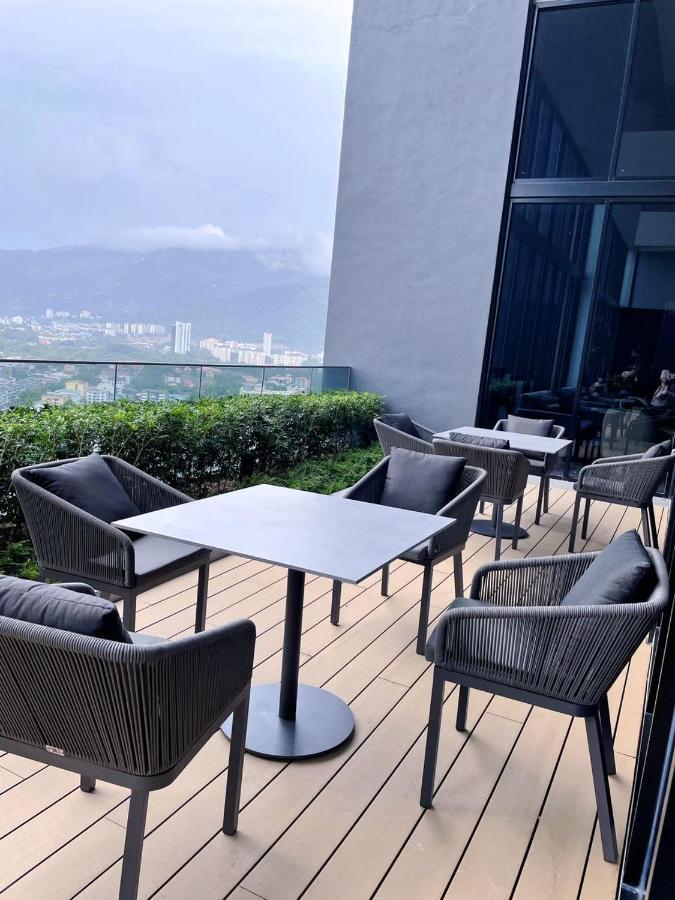 13A Beacon Executive Suites #Rooftoppool #Luxurysuites George Town Eksteriør billede